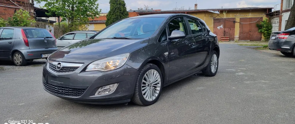 Opel Astra cena 27300 przebieg: 134500, rok produkcji 2011 z Bydgoszcz małe 301